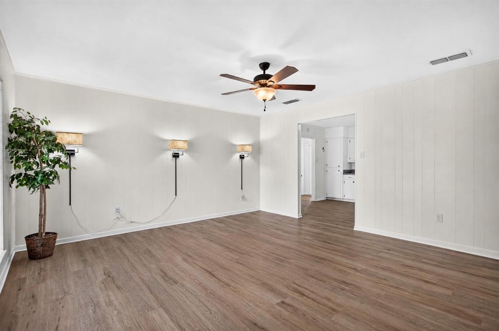 1010 Maple Street Property Photo 8