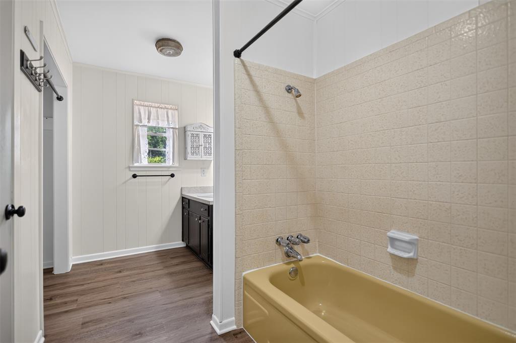1010 Maple Street Property Photo 18