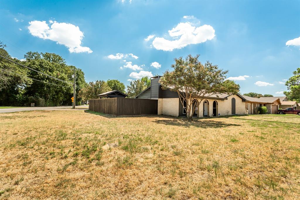 2600 Quail Valley Property Photo 3
