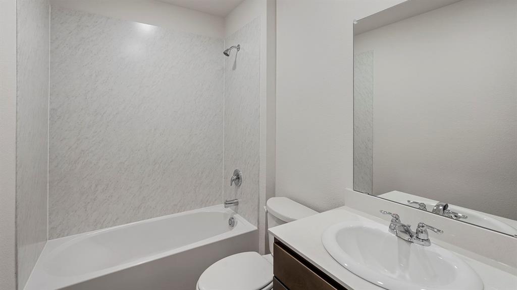 613 Edge Hill Lane Property Photo 3