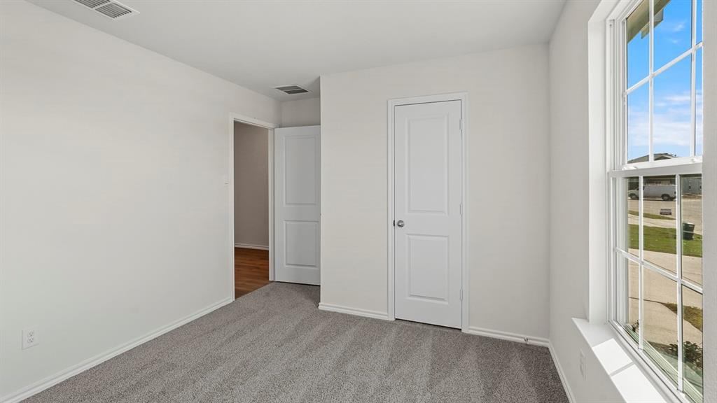 613 Edge Hill Lane Property Photo 7