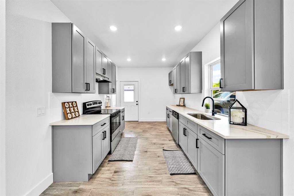 220 Calvert Street Property Photo 4