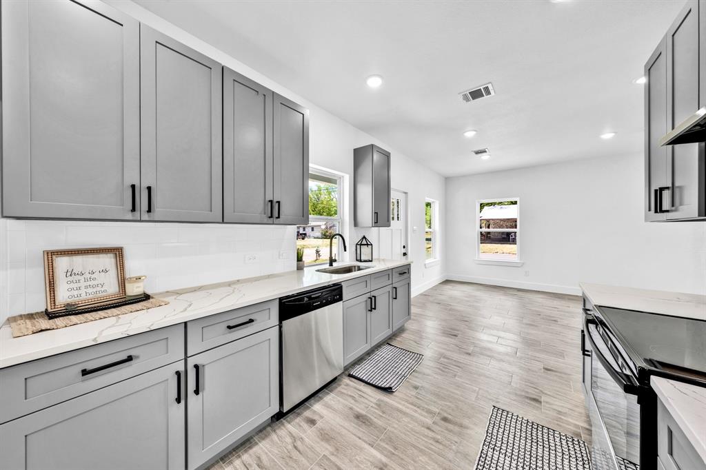 220 Calvert Street Property Photo 8