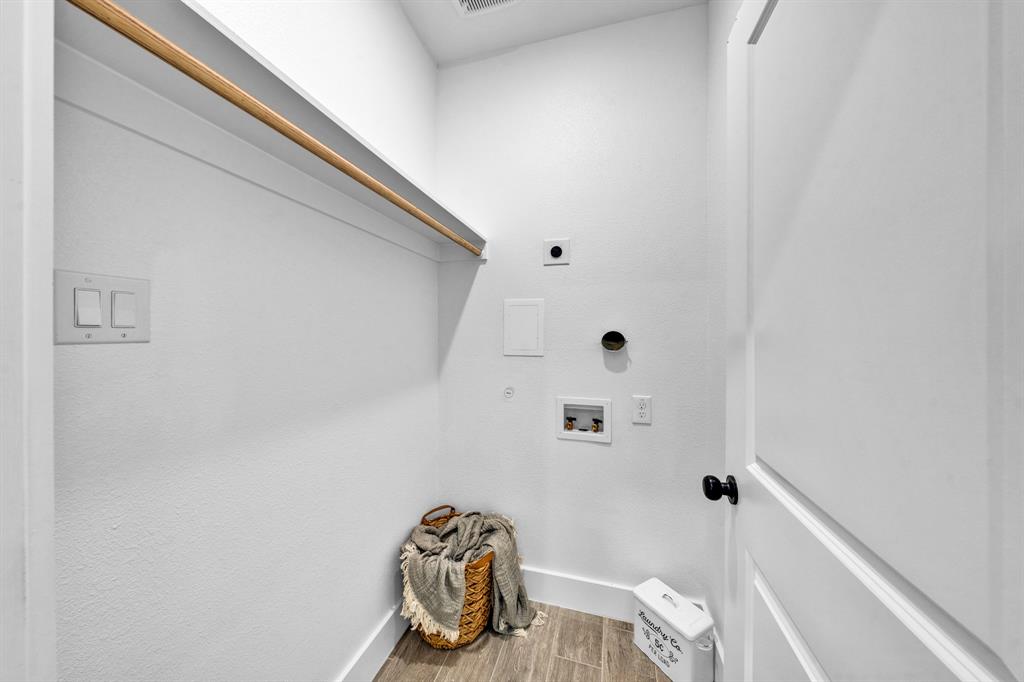 220 Calvert Street Property Photo 9