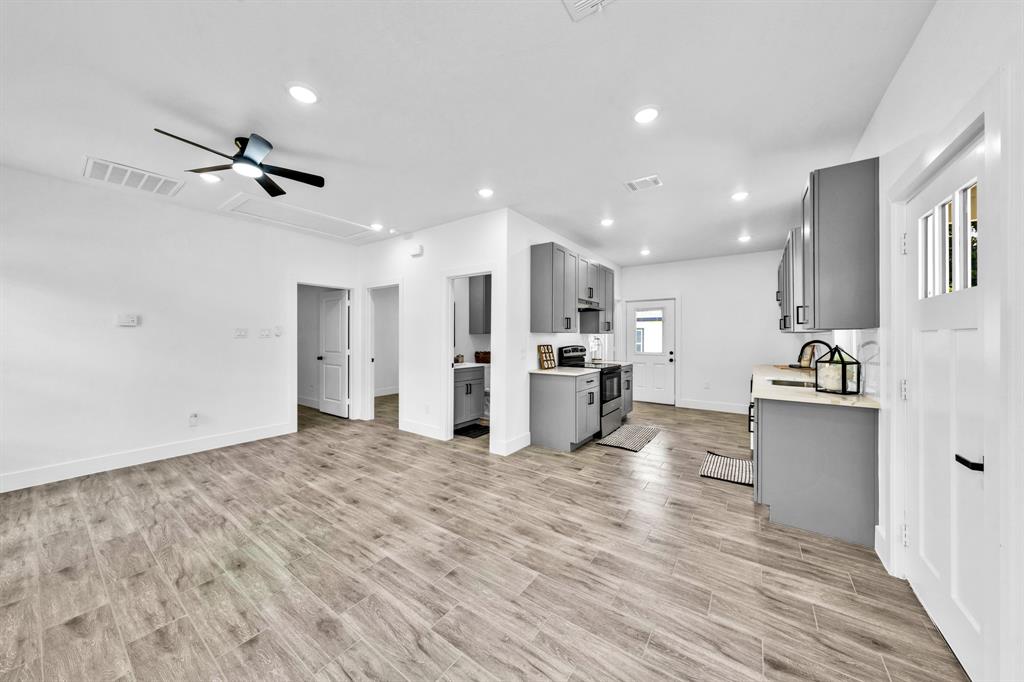220 Calvert Street Property Photo 11