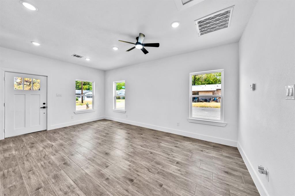 220 Calvert Street Property Photo 14