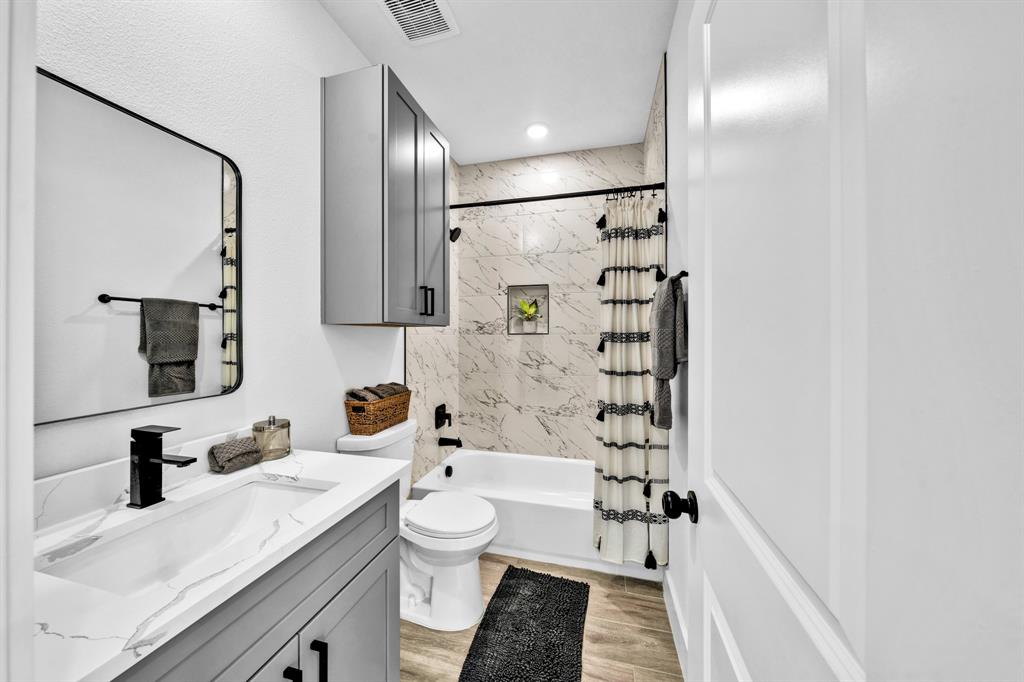 220 Calvert Street Property Photo 15