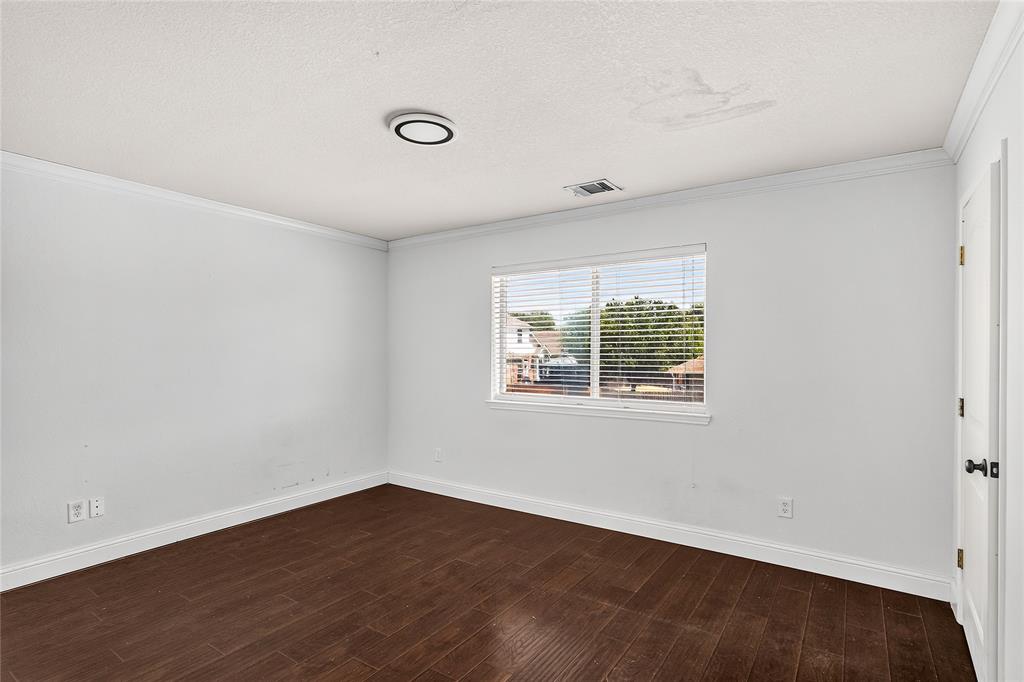 2500 Collier Drive Property Photo 17