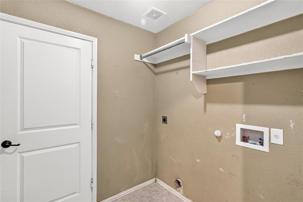 2500 Collier Drive Property Photo 24