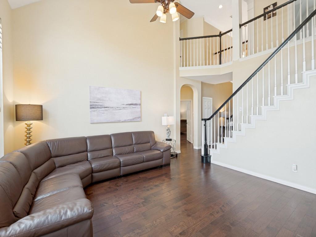 2700 Meadow Hills Lane Property Photo 9
