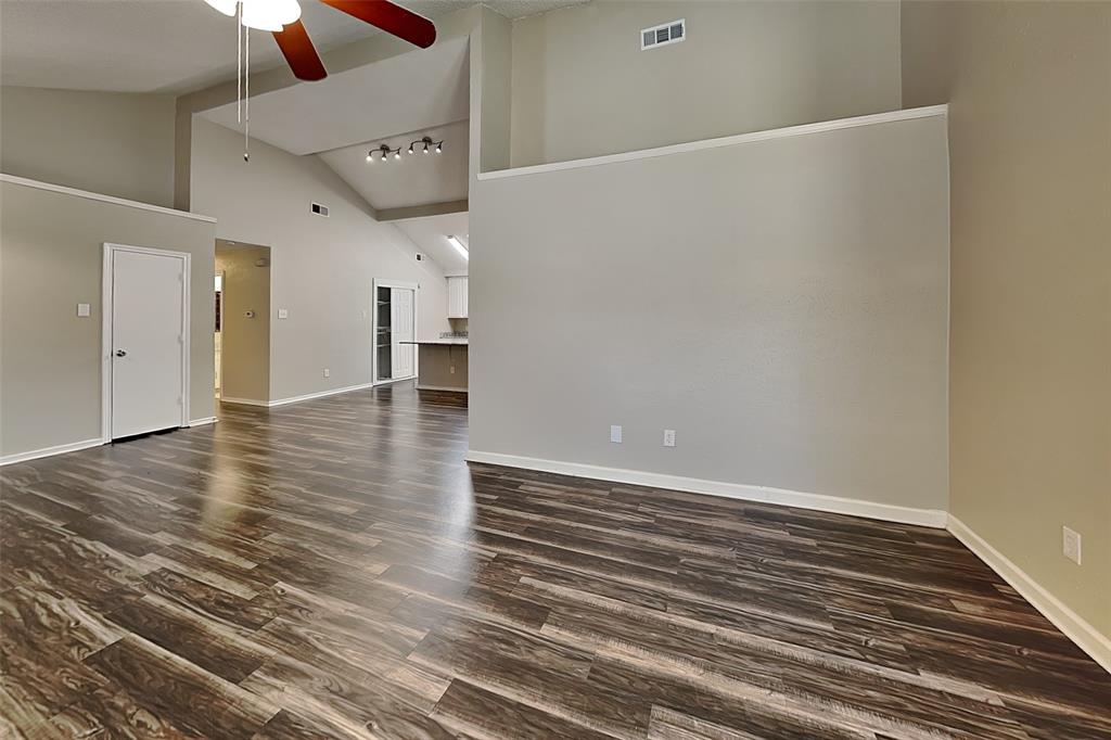 2016 Avignon Drive Property Photo 2