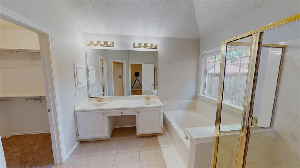 729 Fawn Valley Drive Property Photo 11