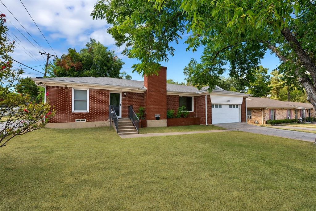 1003 Brookhollow Drive Property Photo 3
