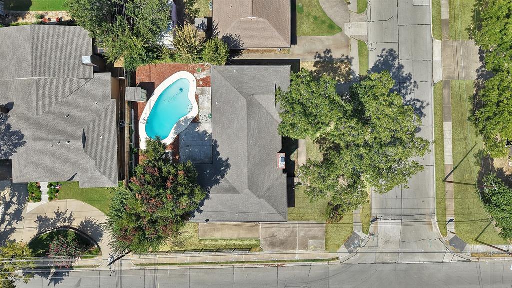 1003 Brookhollow Drive Property Photo 4