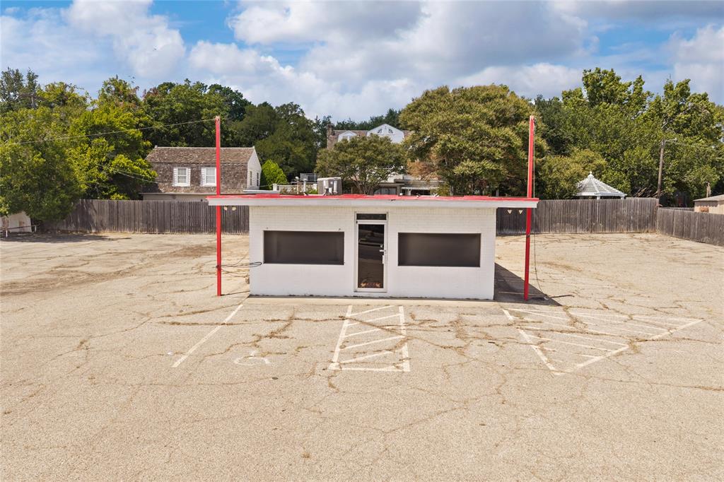 3321 Franklin Avenue Property Photo 1