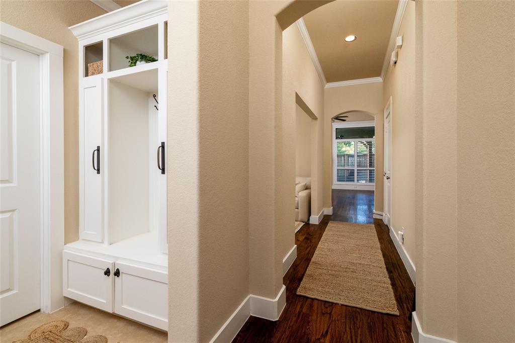 2505 Sanders Court Property Photo 8