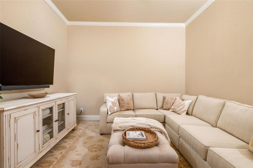 2505 Sanders Court Property Photo 9