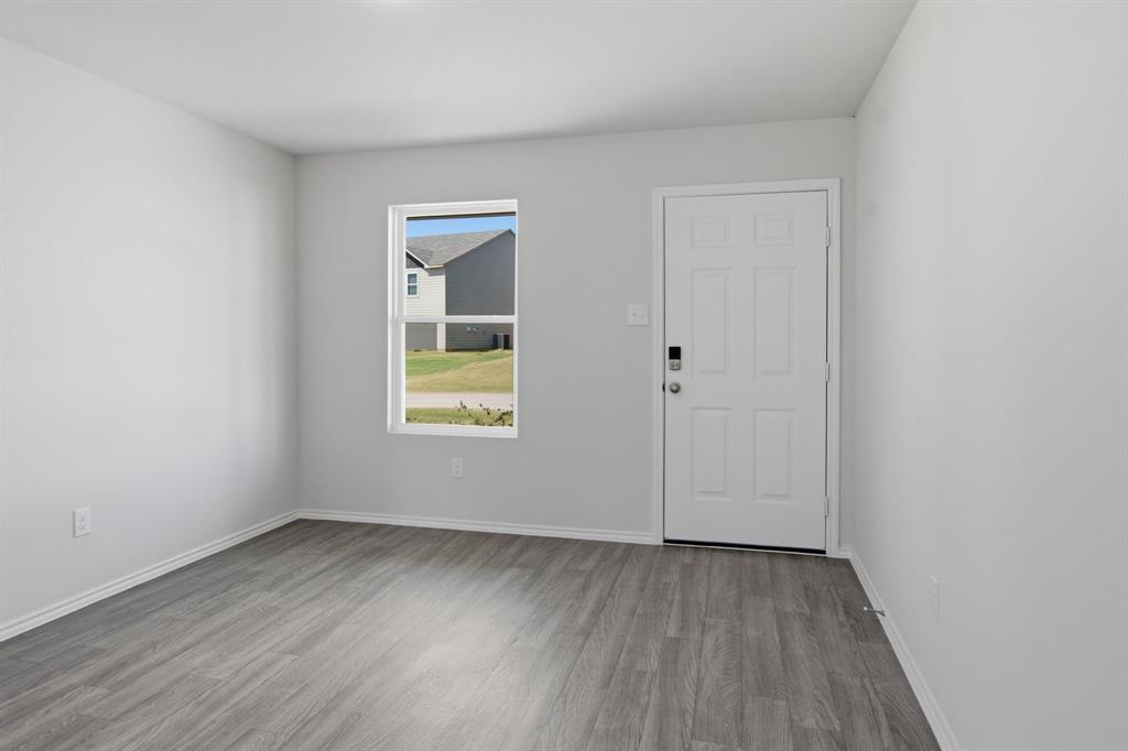 318 Azalea Trail Property Photo 6
