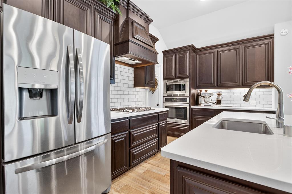 628 Lake Cove Drive Property Photo 17