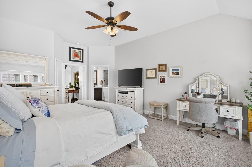 628 Lake Cove Drive Property Photo 23