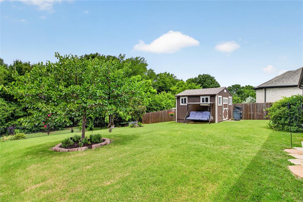 628 Lake Cove Drive Property Photo 34