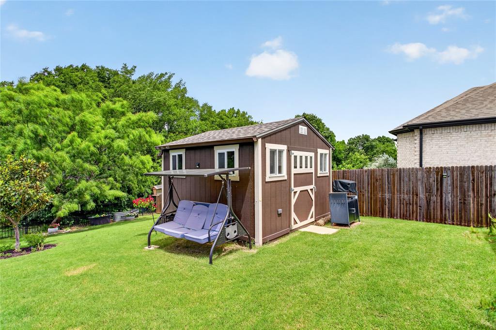 628 Lake Cove Drive Property Photo 38