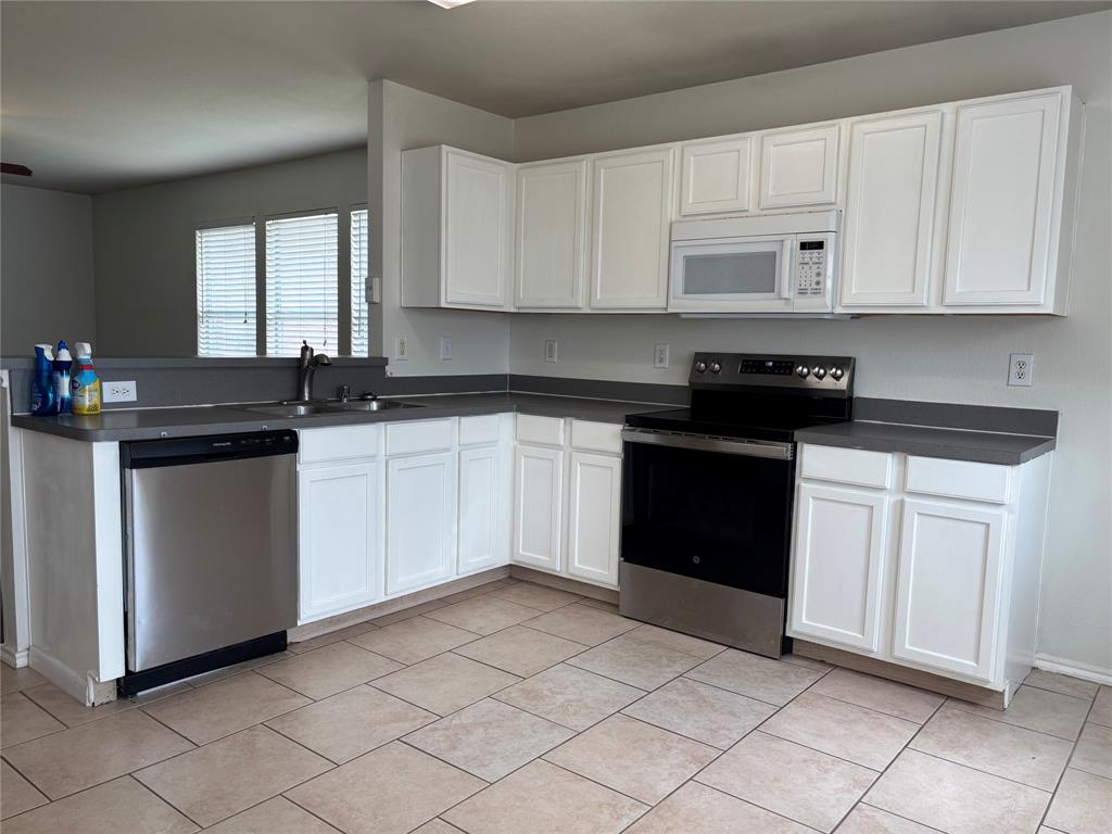 2711 Prairie Creek Drive Property Photo 9