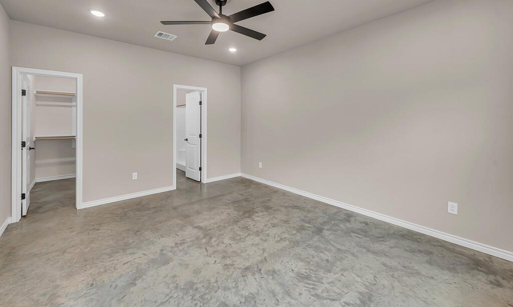 702 N College Street Property Photo 18