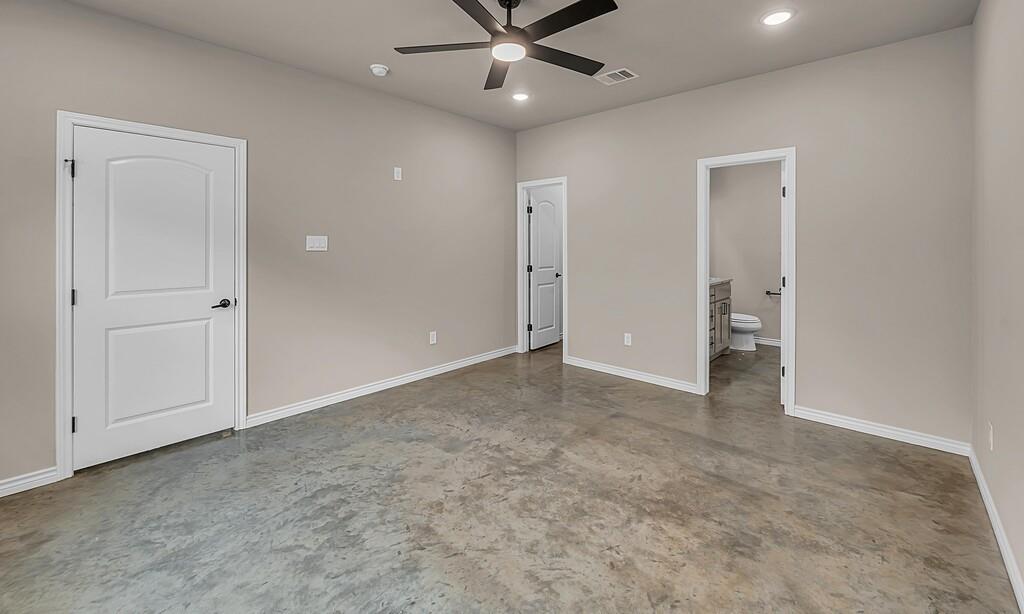 702 N College Street Property Photo 19