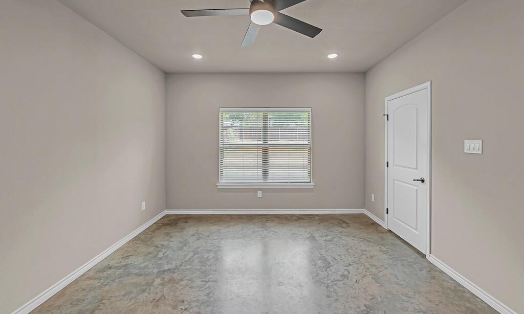 702 N College Street Property Photo 20