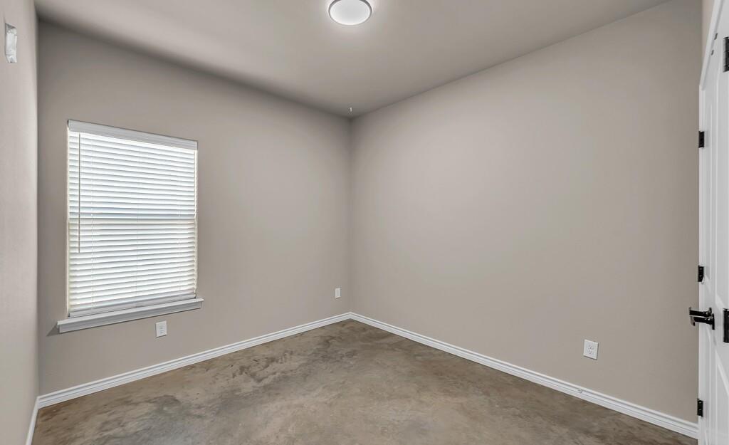702 N College Street Property Photo 24