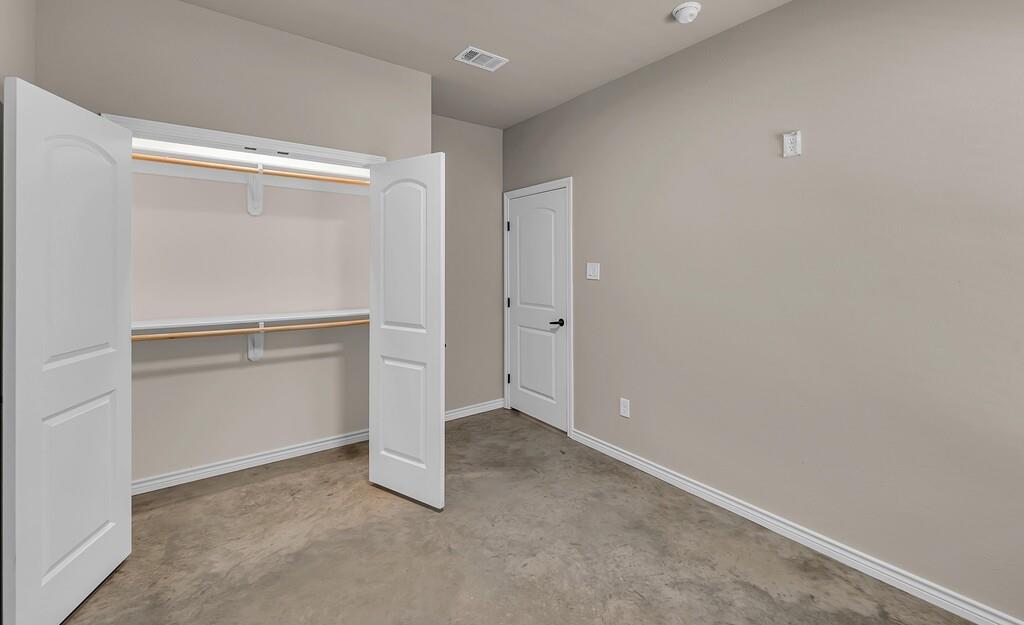 702 N College Street Property Photo 25