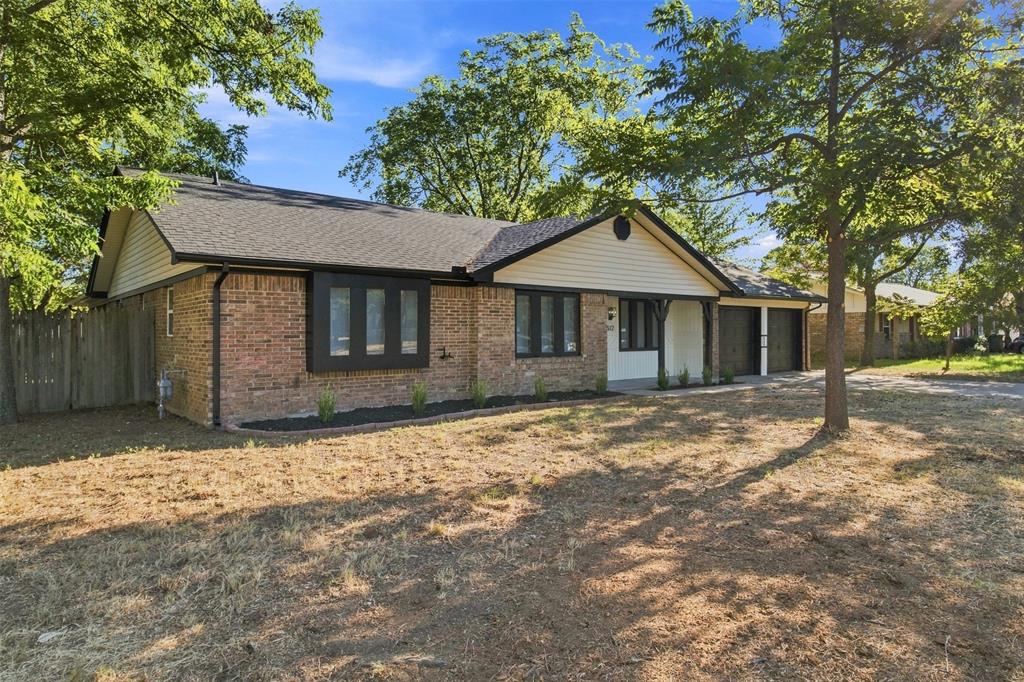 612 Simpson Terrace Property Photo 3