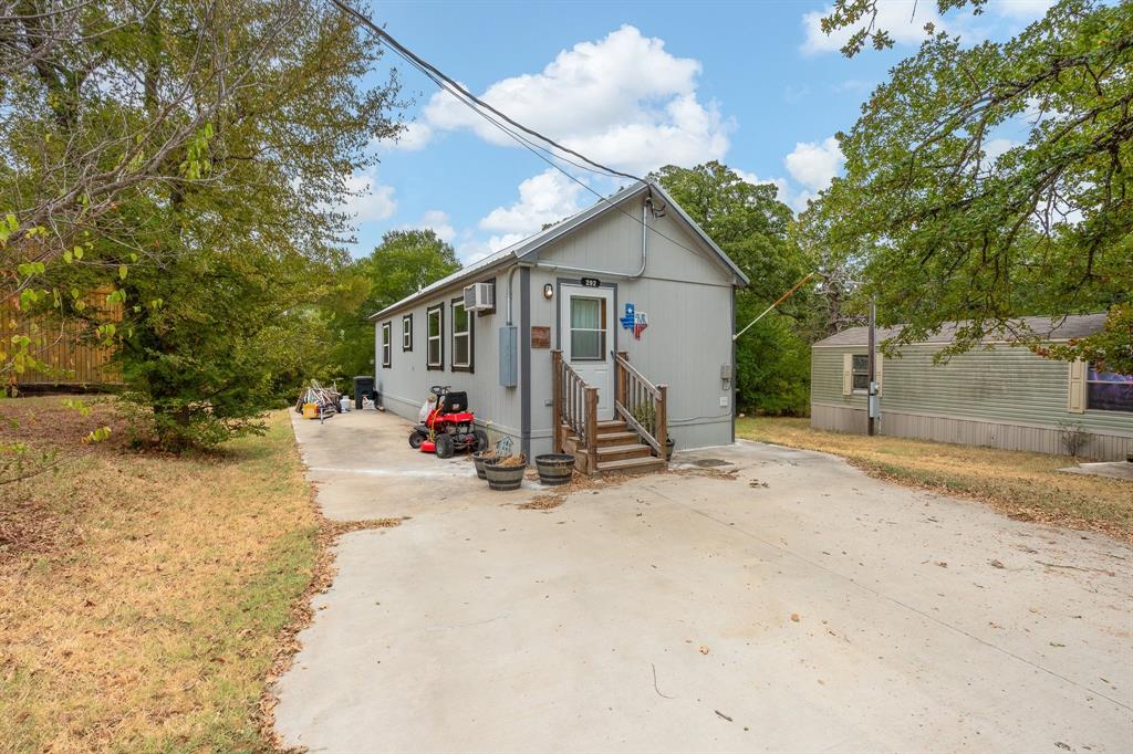 292 Chambers Drive Property Photo 2