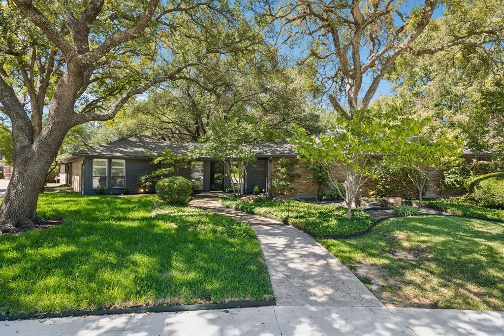 6542 Clearhaven Circle Property Photo 2