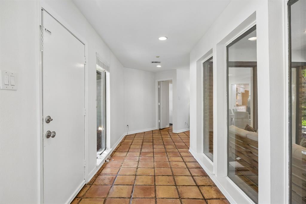6542 Clearhaven Circle Property Photo 5