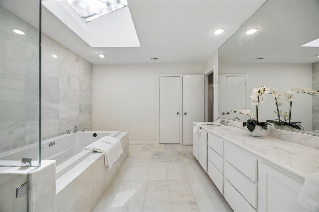 6542 Clearhaven Circle Property Photo 11