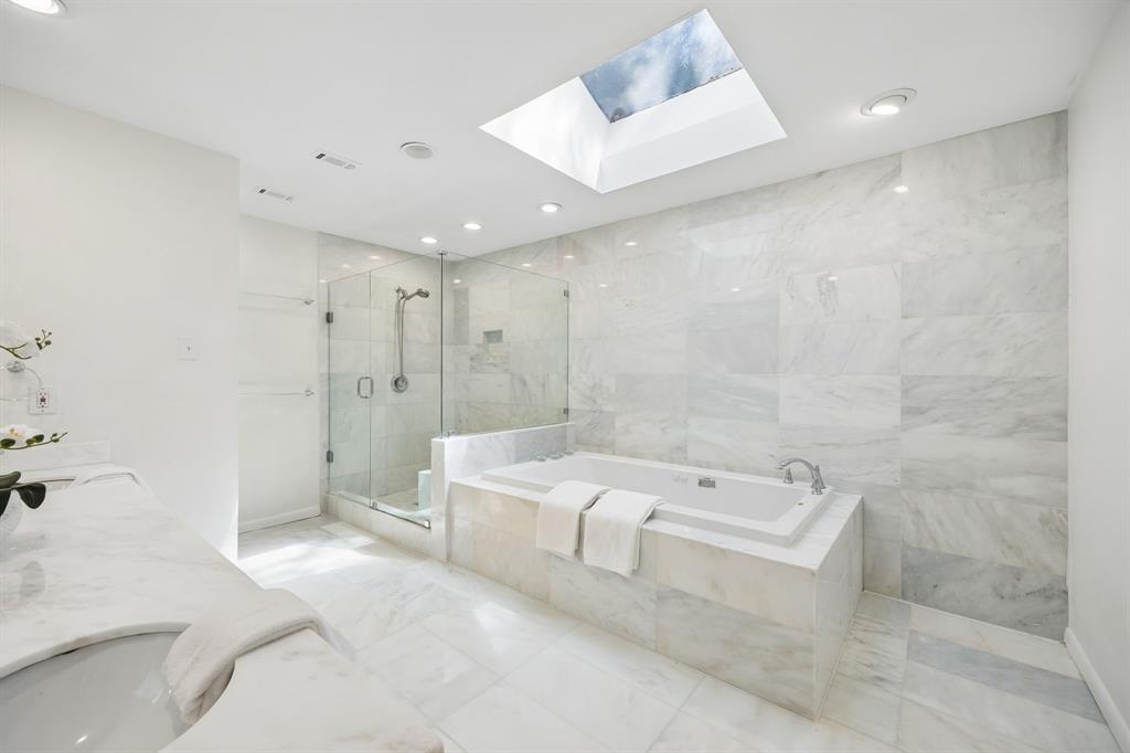 6542 Clearhaven Circle Property Photo 12