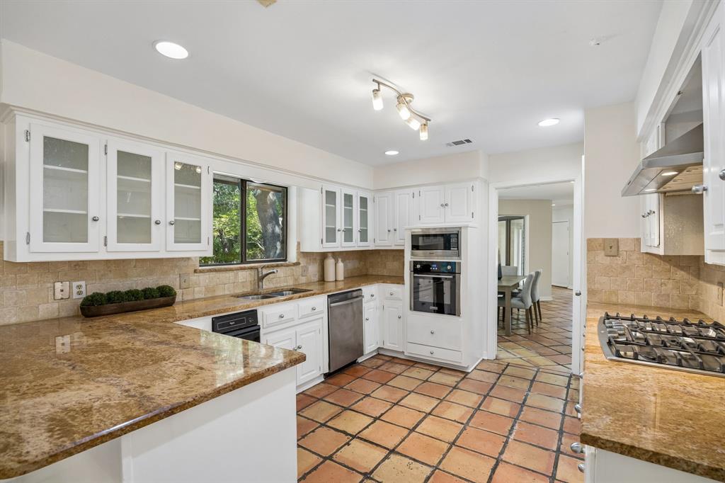 6542 Clearhaven Circle Property Photo 16