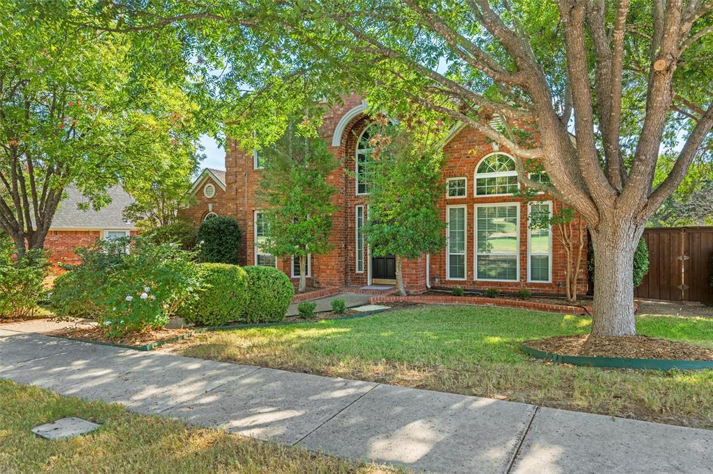 500 Overhill Drive Property Photo 2