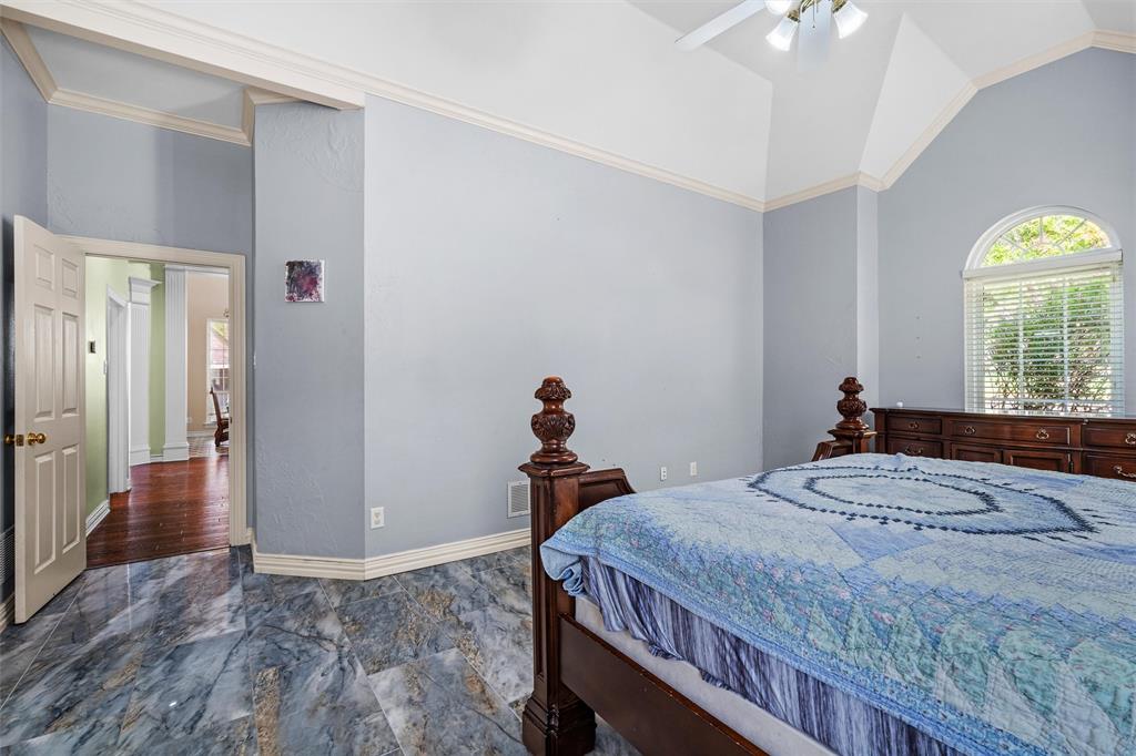 500 Overhill Drive Property Photo 16
