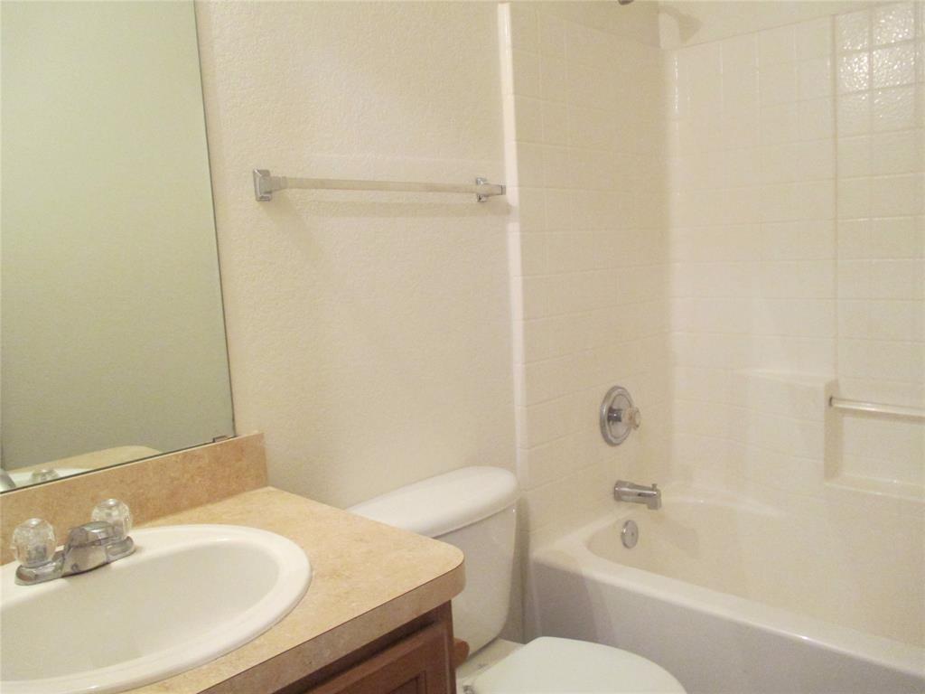 719 Hallvale Drive Property Photo 9