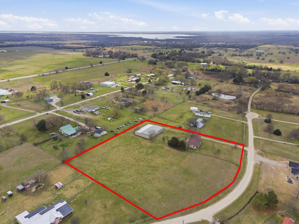 6563 Private Road 2269 Property Photo 4