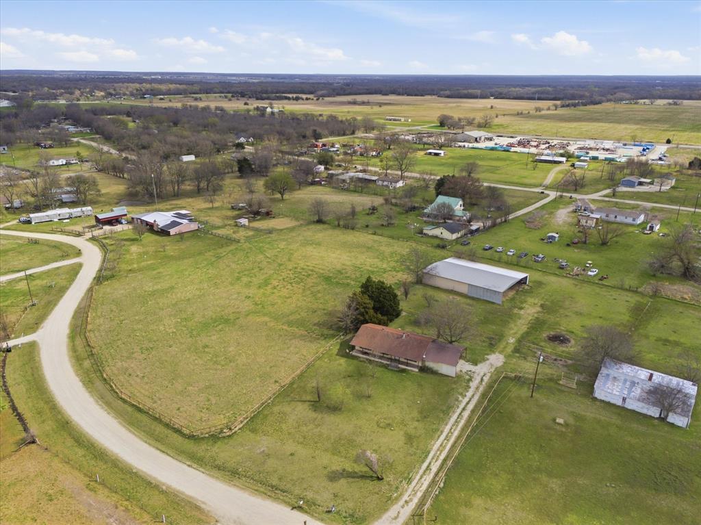 6563 Private Road 2269 Property Photo 8