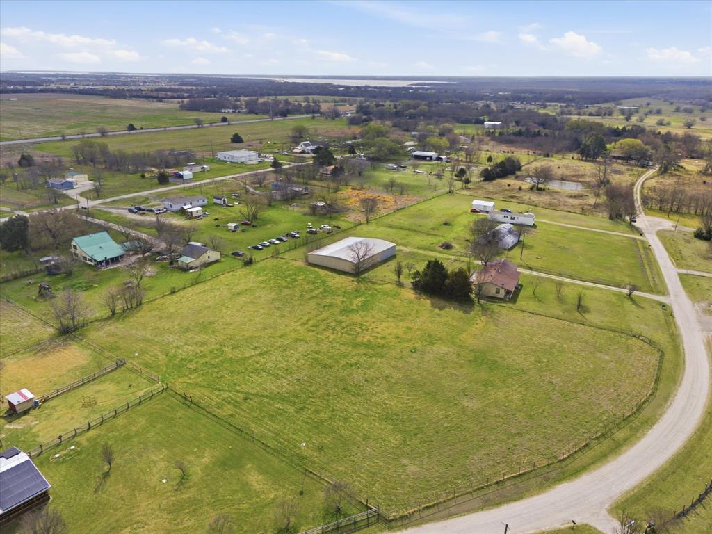 6563 Private Road 2269 Property Photo 9