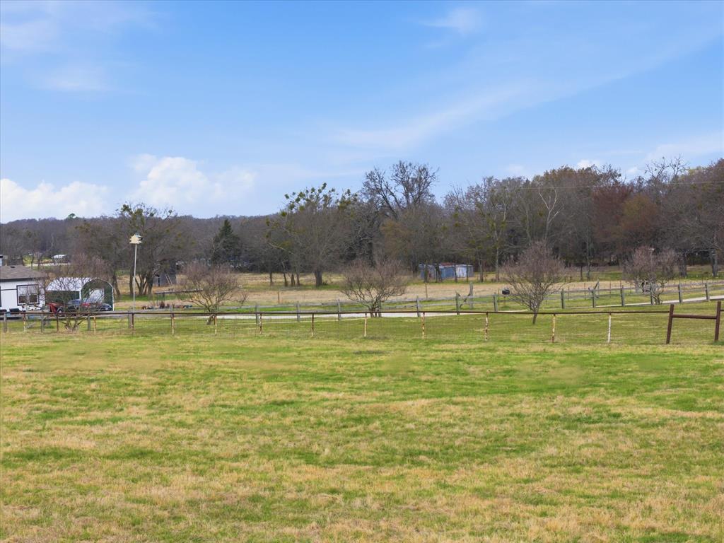 6563 Private Road 2269 Property Photo 14