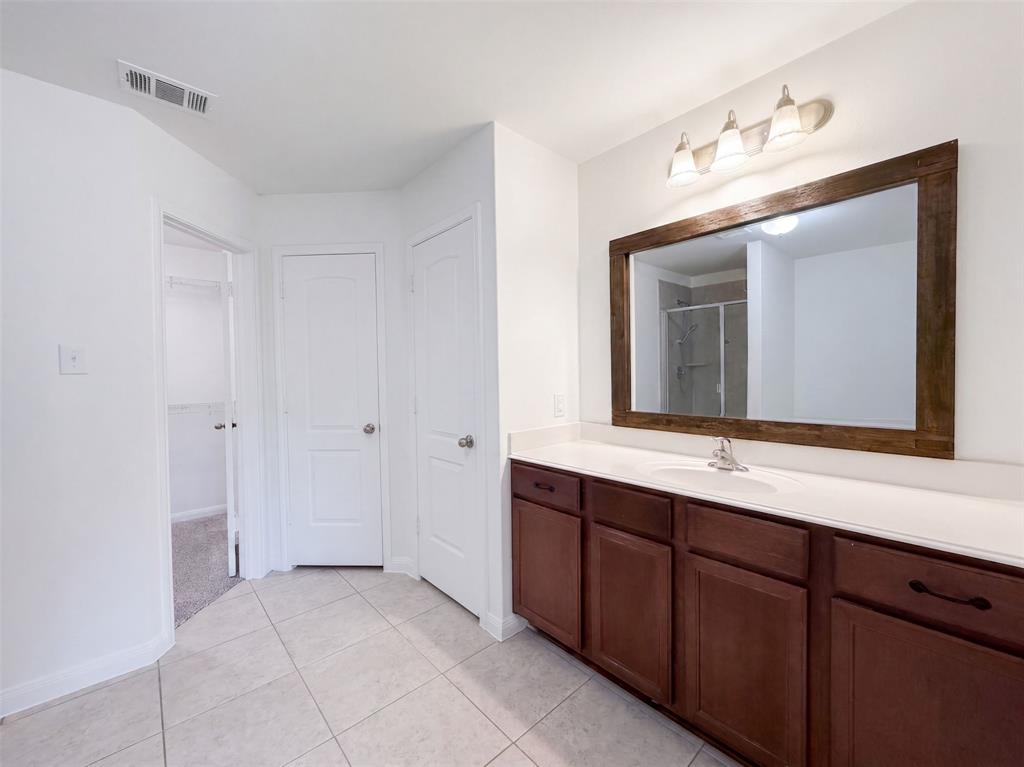 4101 Tower Lane Property Photo 7