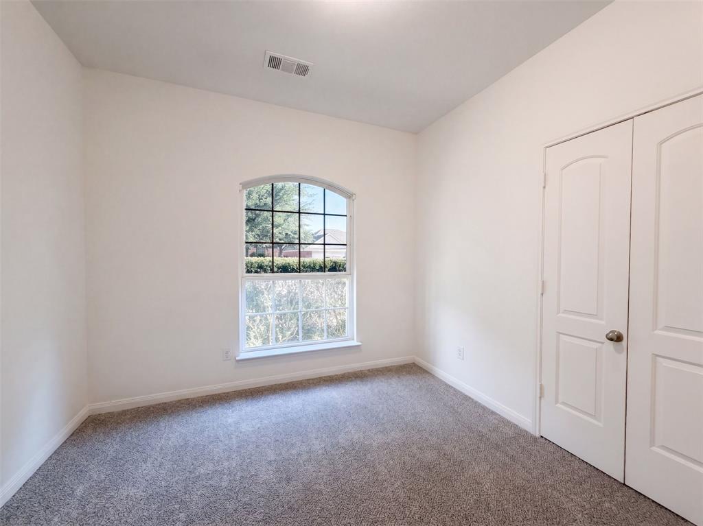 4101 Tower Lane Property Photo 12