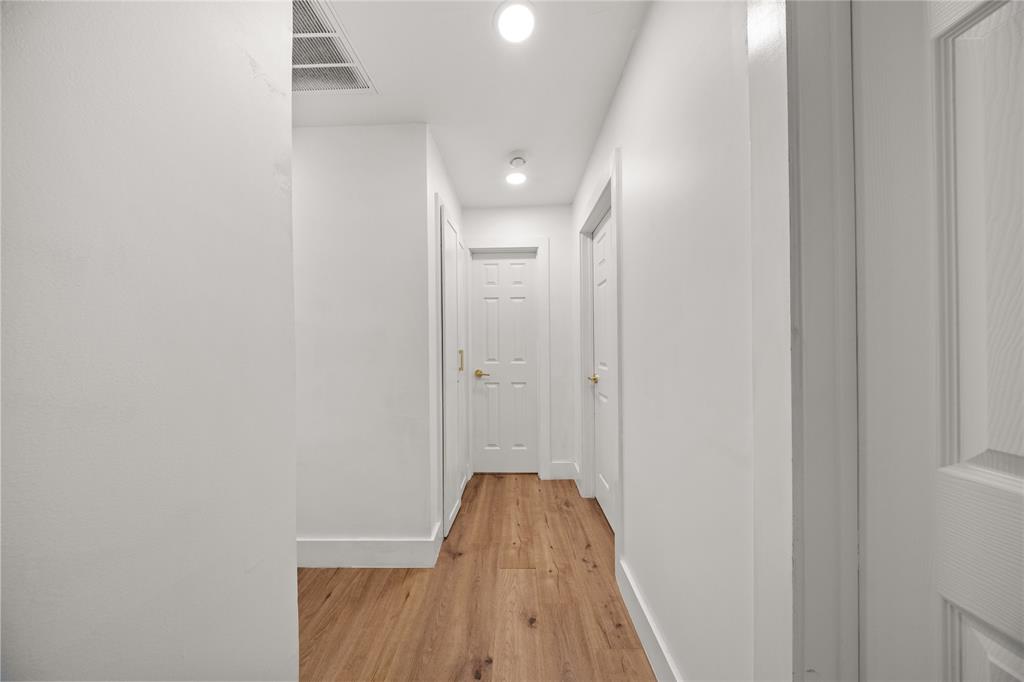 2431 Gross Road Property Photo 16