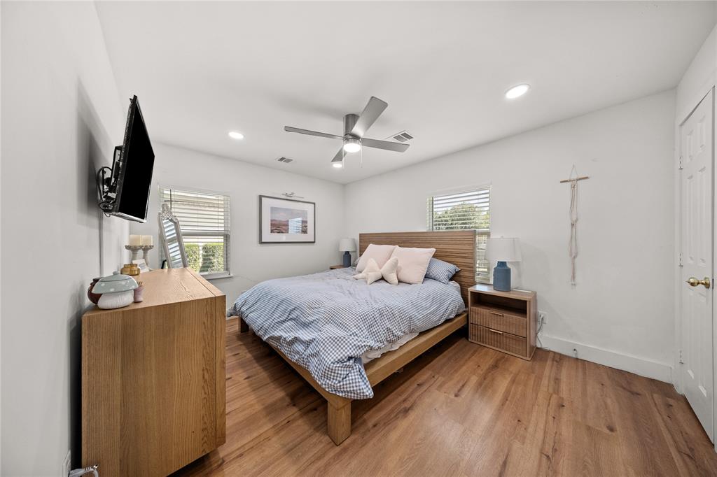 2431 Gross Road Property Photo 17